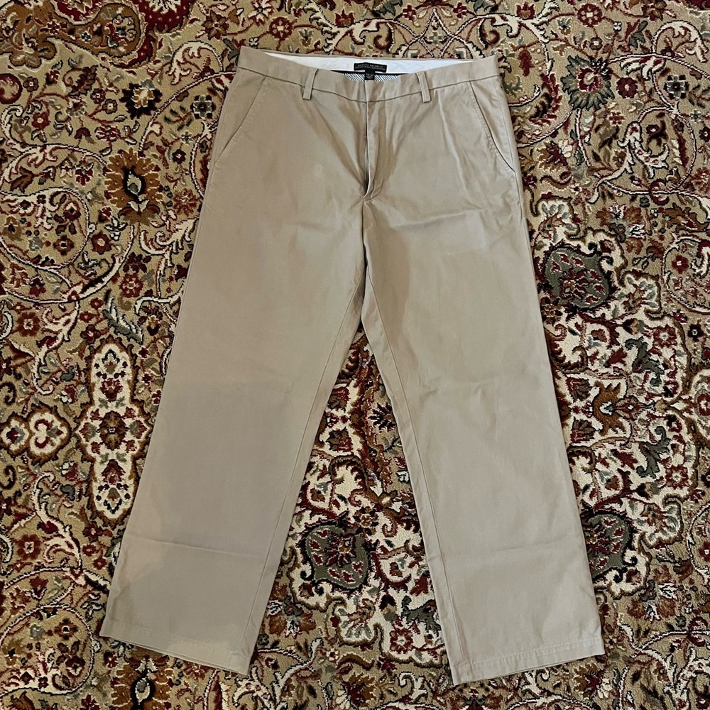 Banana Republic Dawson Chino.  Size 34/30.  NWOT.  CA 17897.